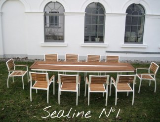 Design Tisch Sealine Nummer 1 aus Holz Metall Teak by Sebastian Bohry timeless design
